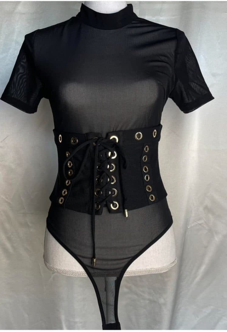Body de malla translúcida Studio F tipo corsé con cuello alto y manga corta, aco - foto 1
