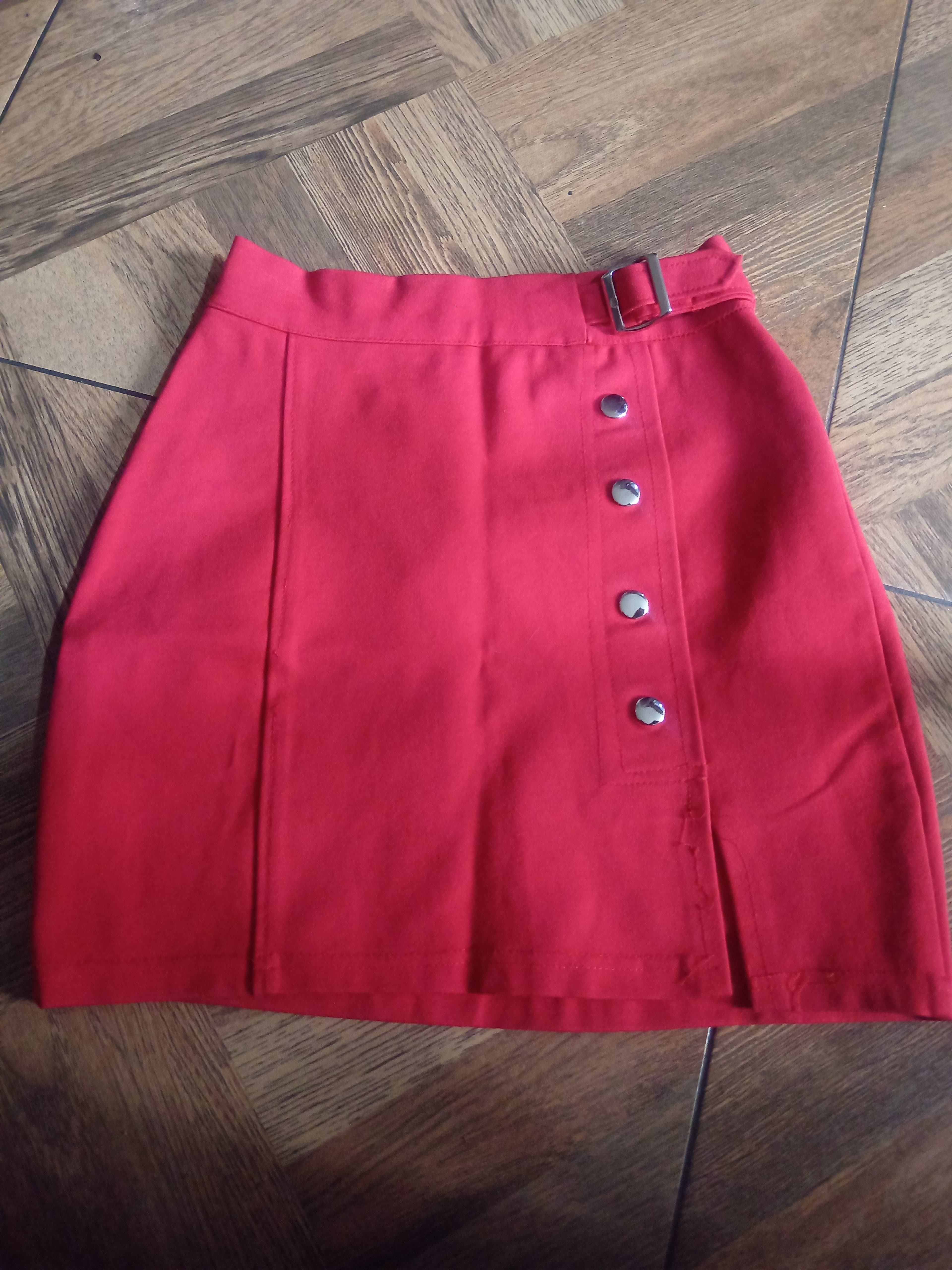 Mini falda roja taches - foto 1