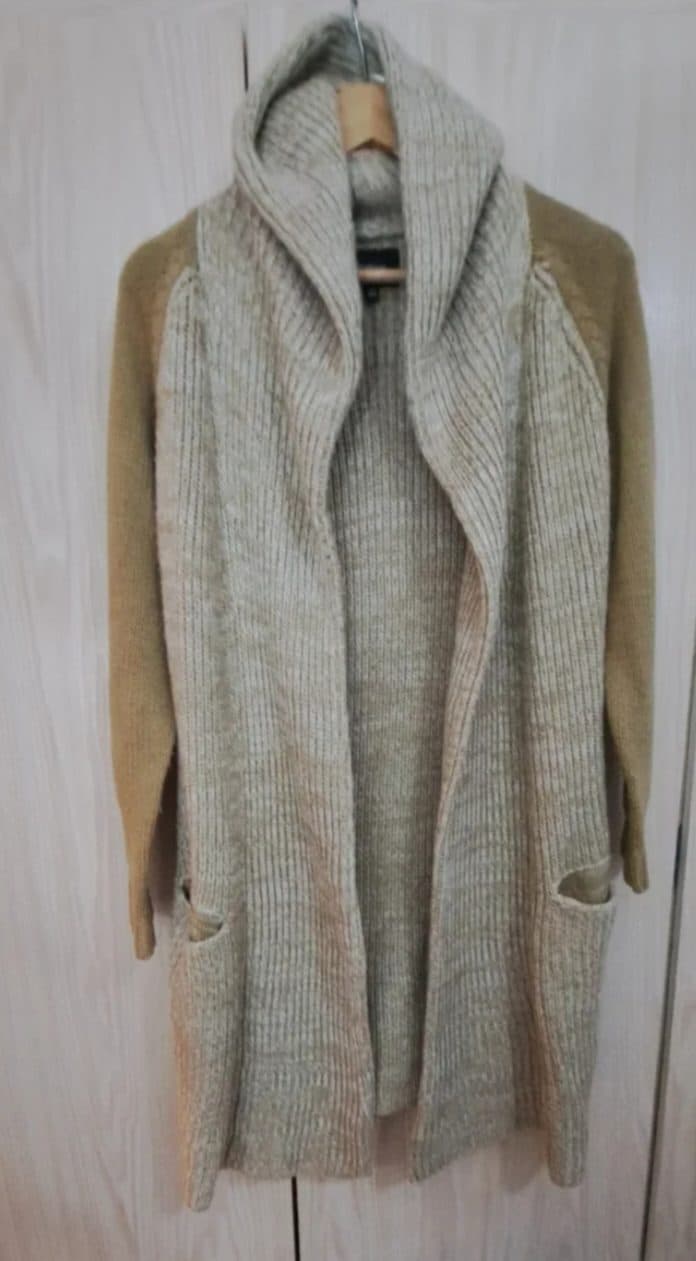 Hermoso gabán Stradivarus tejido largo en tono beige con capucha amplia - foto 1