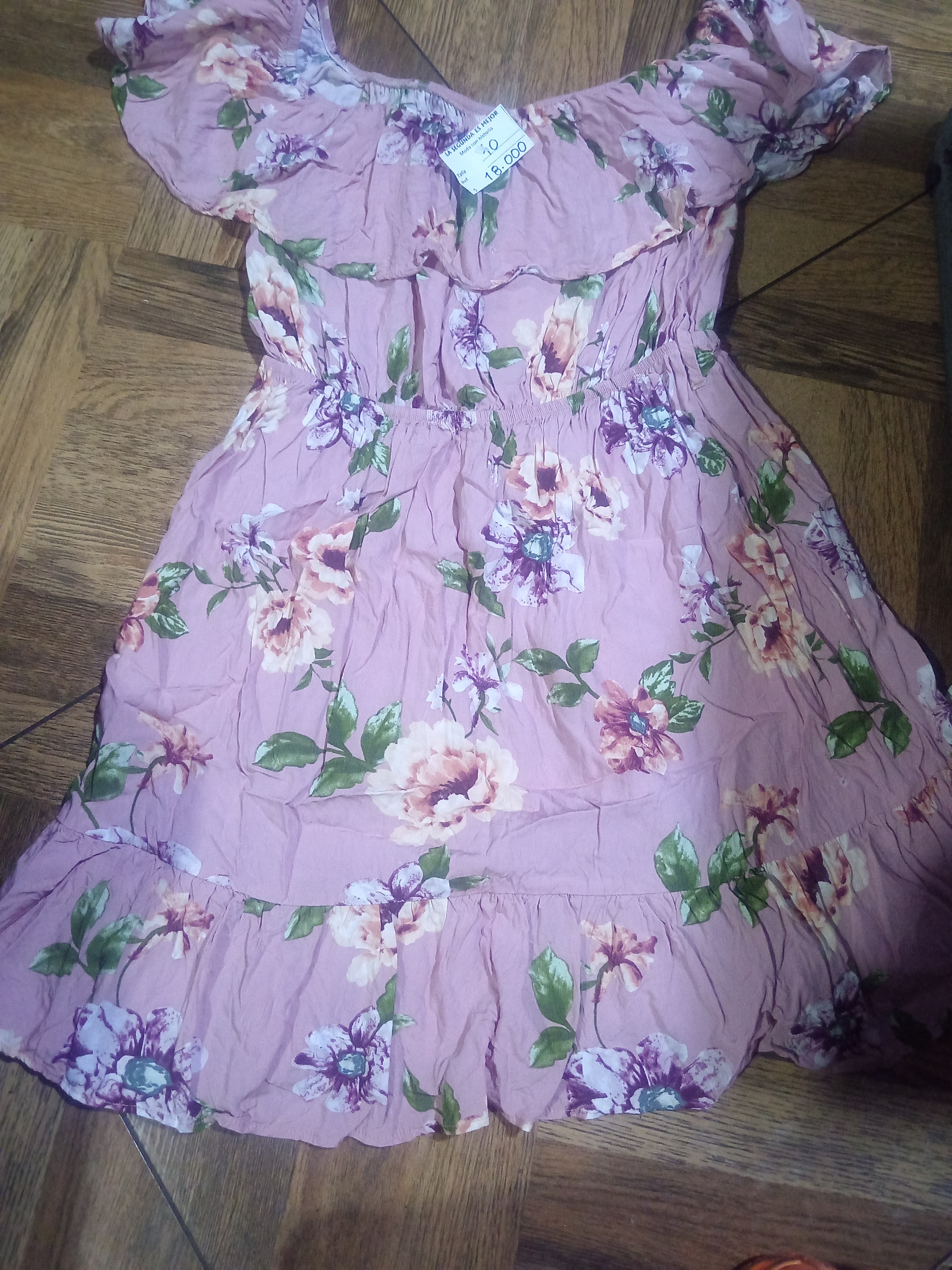 Vestido de flores pastel - foto 1
