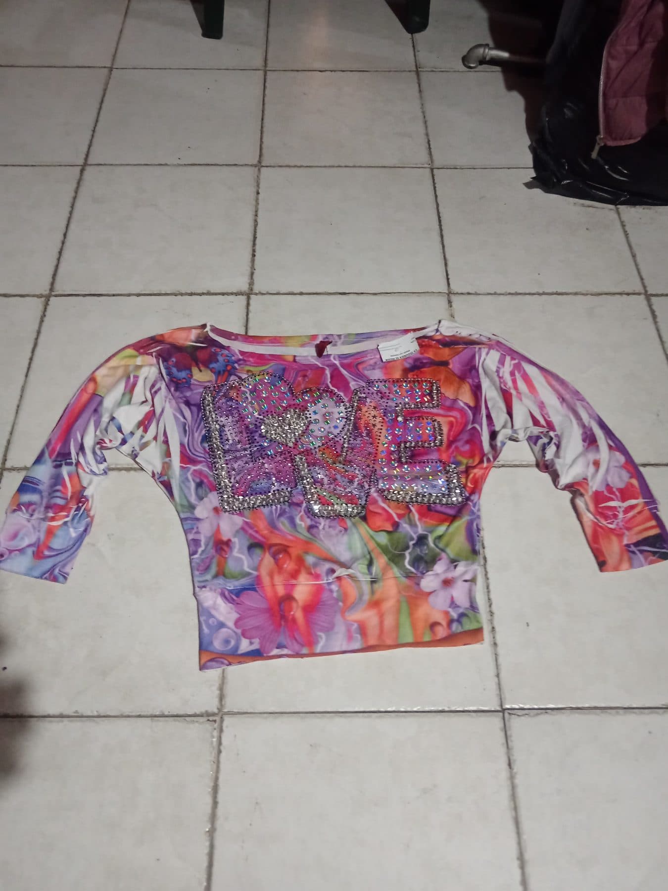 Hermosa blusa manga larga con estampado floral multicolor y - foto 1